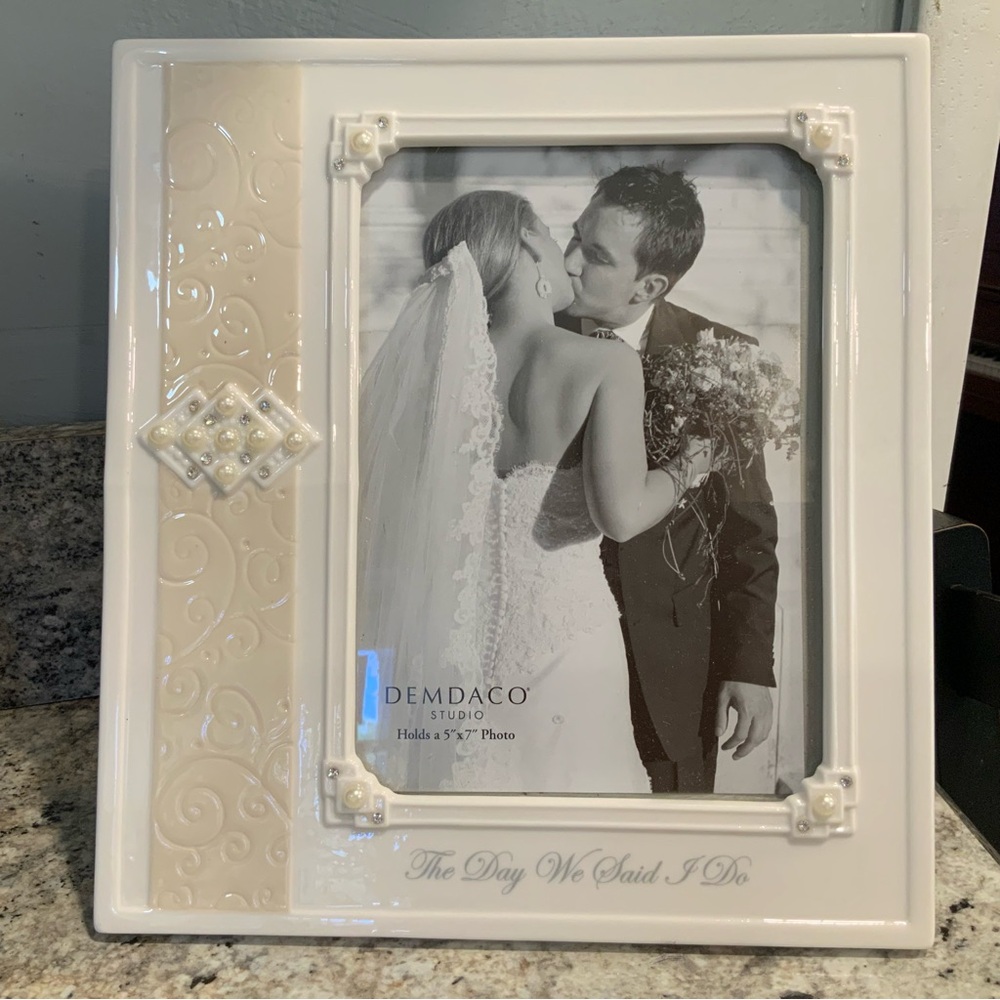 Demdaco Studio Our Wedding Day 5x7 Photo Frame White Ceramic Crystals NIB - Picture 9 of 10
